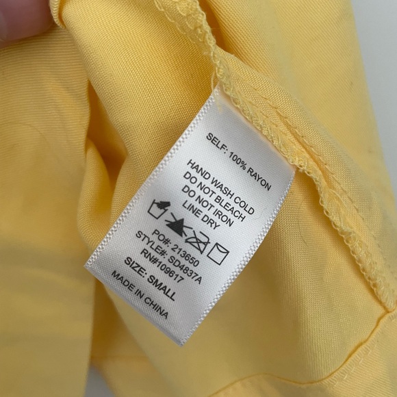 Shinestar size small yellow sundress with sleeves - Picture 4 of 6